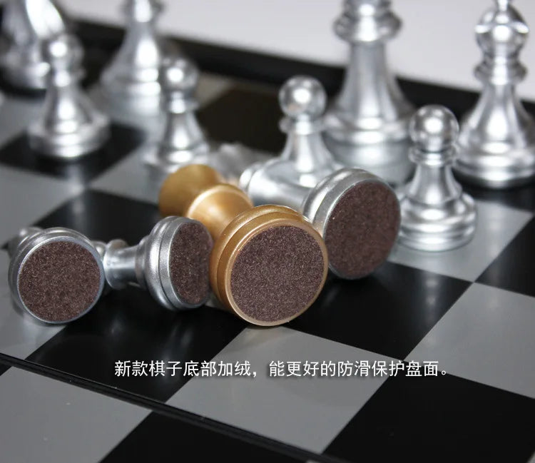 International Chess Set with Folding Chessboard 🧑‍🎓