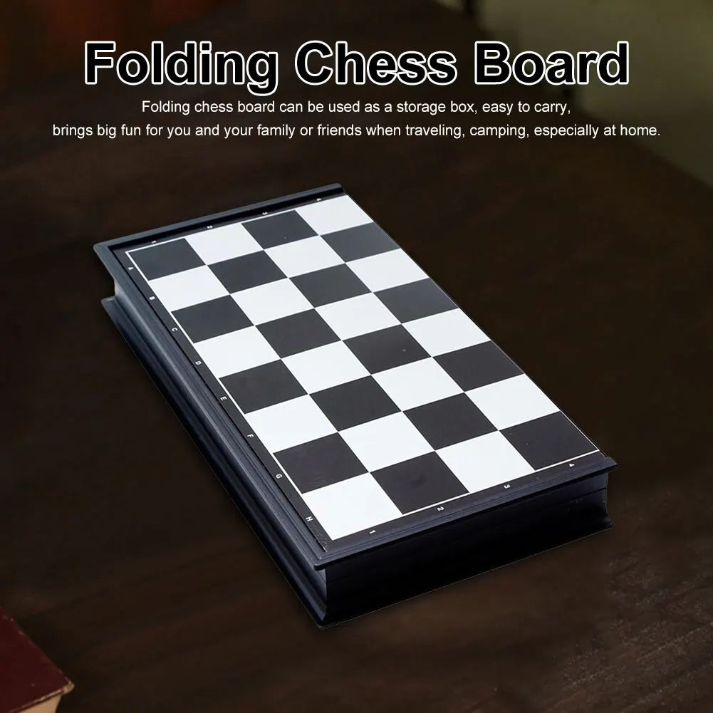 Folding Magnetic Chess Set 🧳